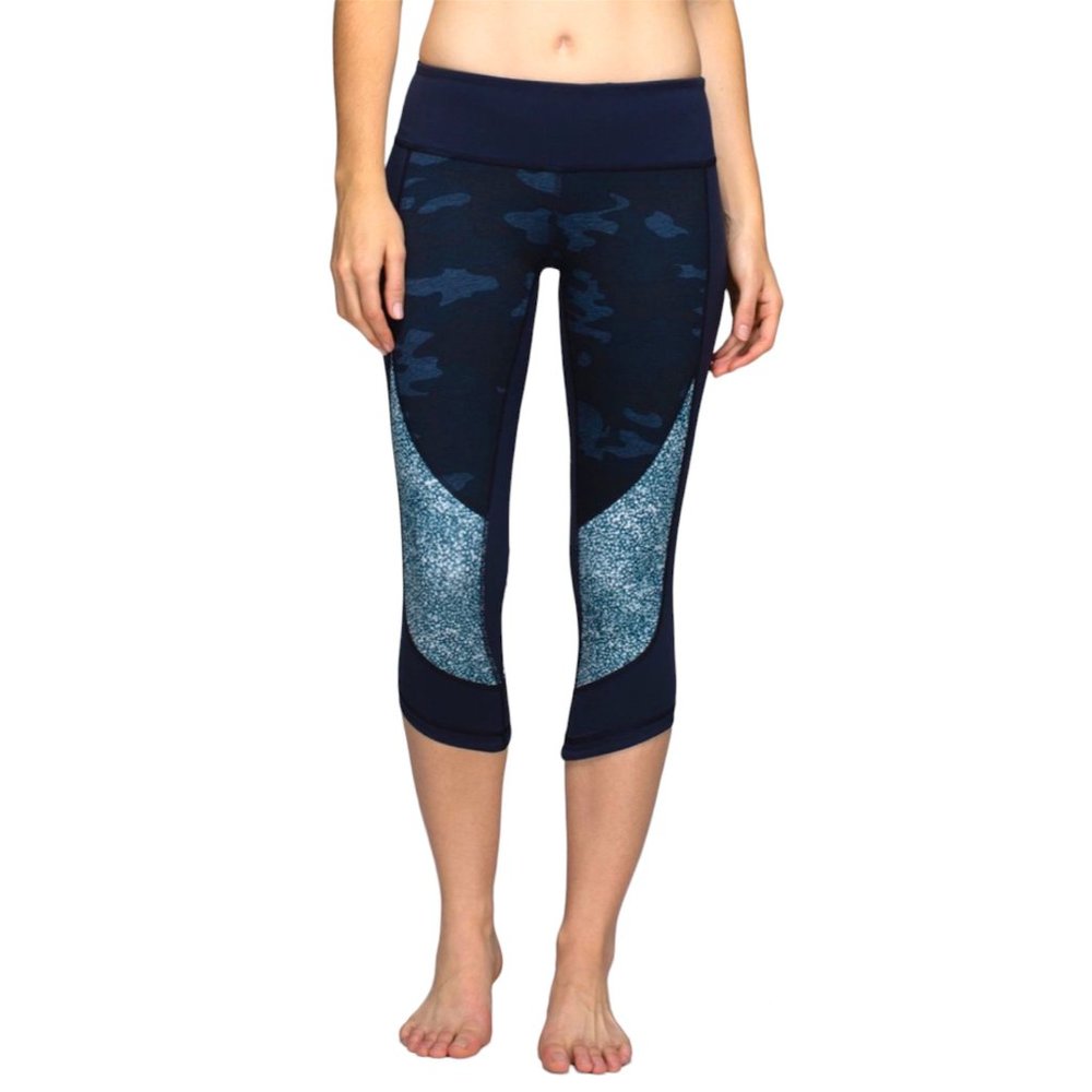 Lululemon Wunder Under Crop Full-On Luon Navy Blue Camo & Pebble Print Size 4